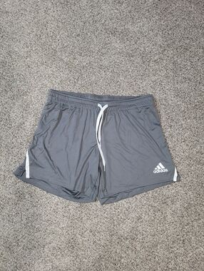 Adidas Womens Large Team Issue Athletic Performance Gray Shorts HS7733